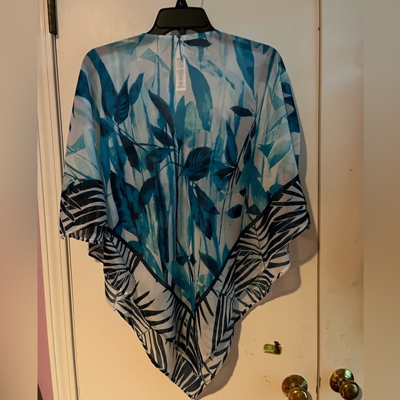 Chico’s Off The Rack triangle poncho - Picture 4 of 5